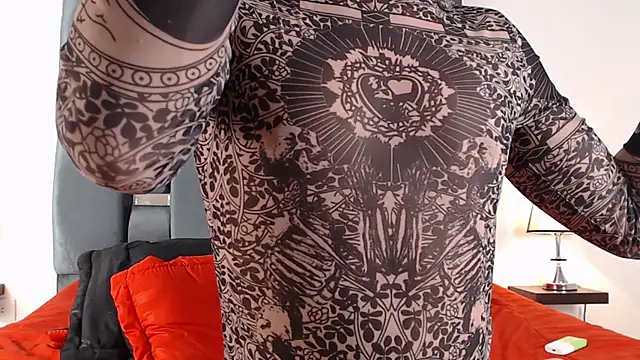 LucyGiraldo online show from January 31, 2025, 12:28 am