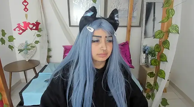 lussyevans24 online show from March 10, 2025, 10:37 am