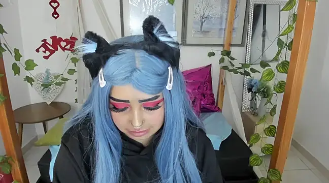 lussyevans24 online show from March 11, 2025, 10:18 am