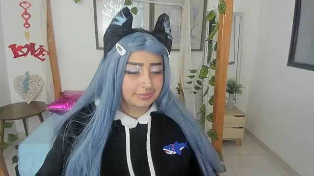 lussyevans24 online show from March 16, 2025, 6:42 am