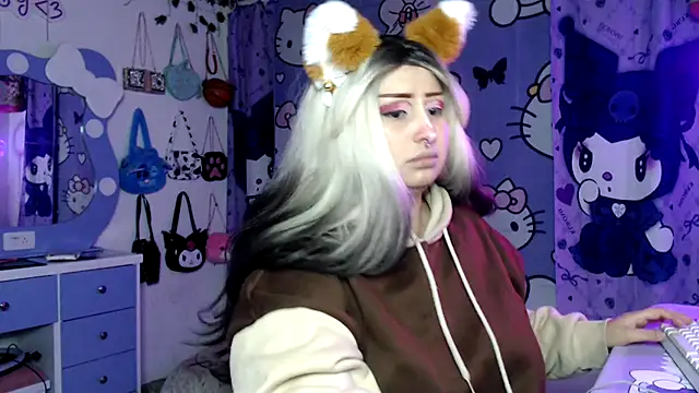 lussyevans24 online show from December 1, 2025, 4:39 am