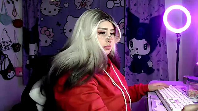 lussyevans24 online show from March 28, 2026, 1:05 am