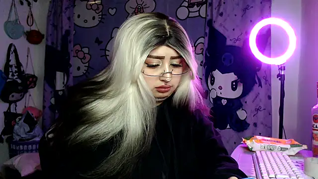 Snapshot of lussyevans24 chatting on June 12, 2026, 5:50 am lussyevans24 online show from June 12, 2026, 5:50 am