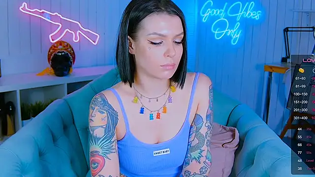 My toys pink online show from January 31, 2025, 9:59 am