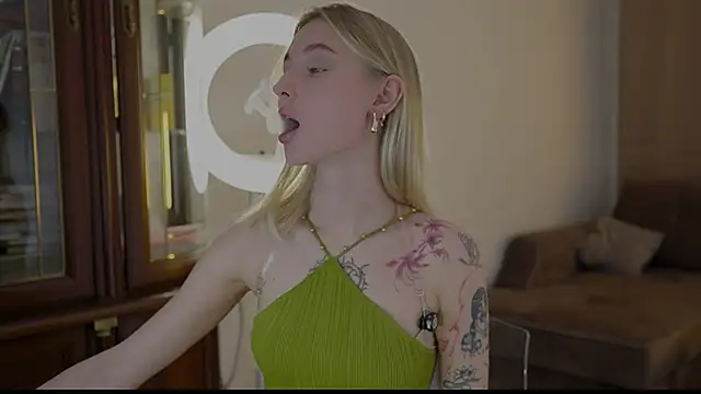 blondy room online show from January 16, 2026, 4:11 pm