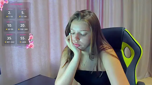 Snapshot of Nicky_Rosee chatting on August 6, 2026, 2:02 am Nicky Rosee online show from August 6, 2026, 2:02 am
