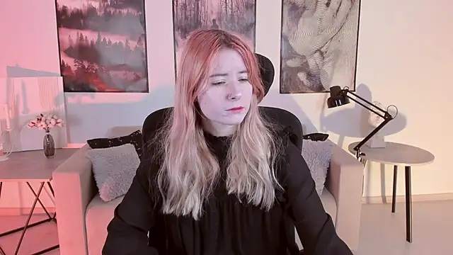 LexiWenford online show from December 11, 2024, 6:36 am