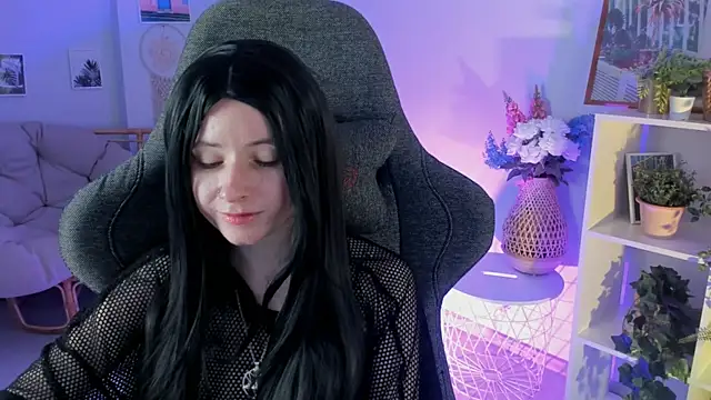 LexiWenford online show from December 18, 2024, 6:10 am