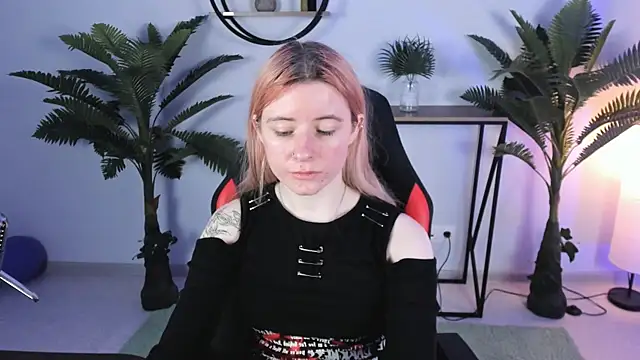 LexiWenford online show from December 20, 2024, 6:19 am