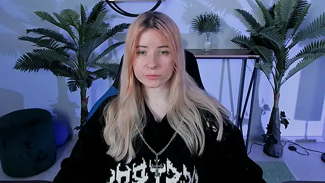 LexiWenford online show from December 24, 2024, 9:17 am