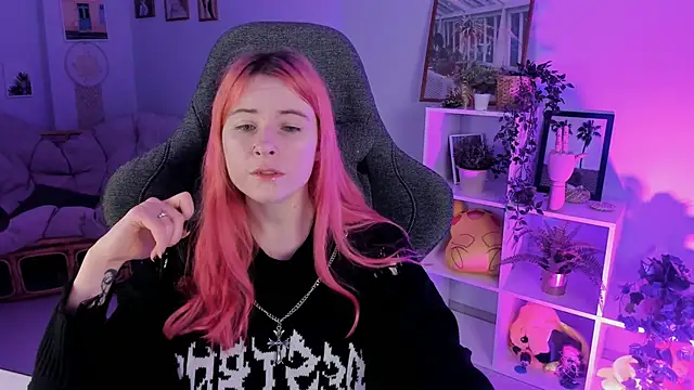 LexiWenford online show from December 29, 2024, 5:42 am