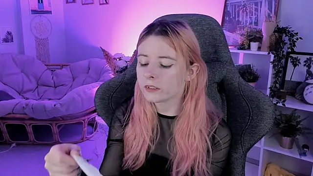 LexiWenford online show from January 22, 2025, 9:02 am