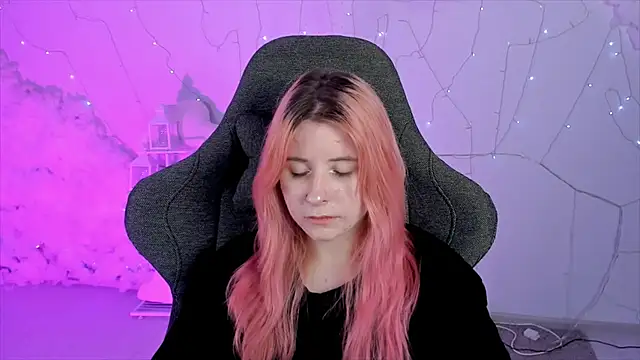 LexiWenford online show from January 28, 2025, 8:57 am