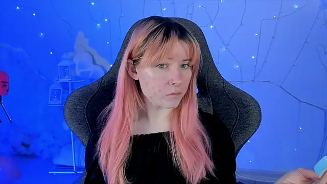 LexiWenford online show from February 12, 2025, 2:45 am