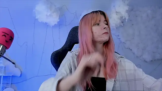 LexiWenford online show from February 17, 2025, 8:52 am