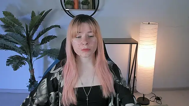 LexiWenford online show from February 21, 2025, 5:56 am