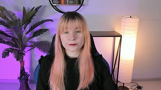 LexiWenford online show from February 24, 2025, 9:00 am