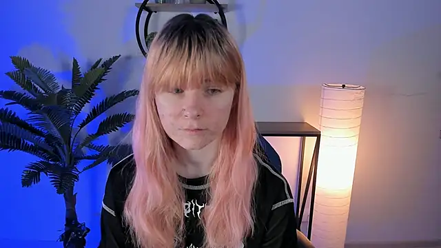 LexiWenford online show from February 25, 2025, 2:47 am