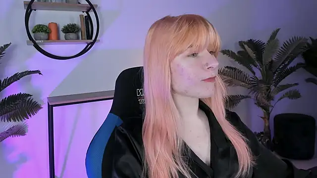 LexiWenford online show from March 3, 2025, 5:53 am