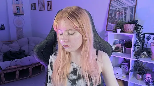 LexiWenford online show from March 4, 2025, 8:46 am