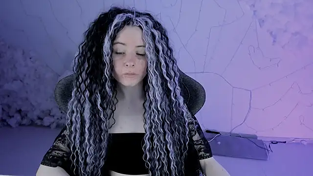 LexiWenford online show from March 18, 2025, 2:47 am