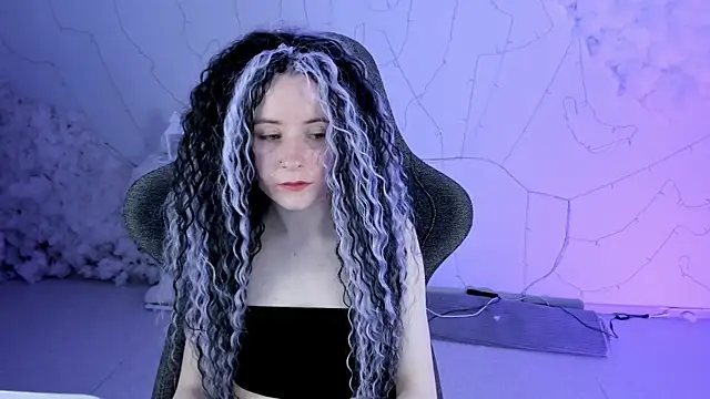 LexiWenford online show from March 18, 2025, 5:52 am