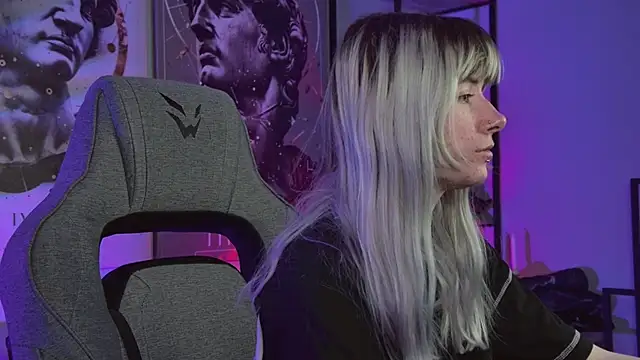 LexiWenford online show from April 1, 2026, 2:45 am