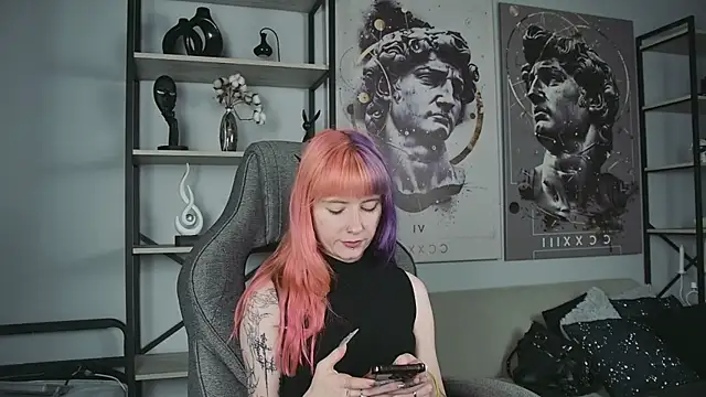 Snapshot of LexiWenford chatting on July 6, 2026, 4:31 am LexiWenford online show from July 6, 2026, 4:31 am