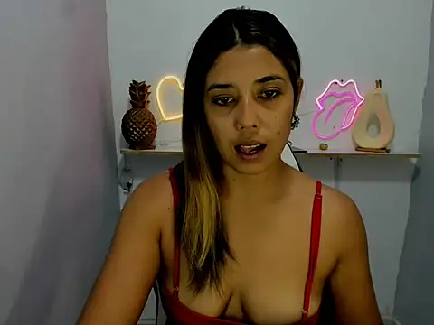 Snapshot of Dona_Tela chatting on April 1, 2026, 7:44 pm Dona Tela online show from April 1, 2026, 7:44 pm