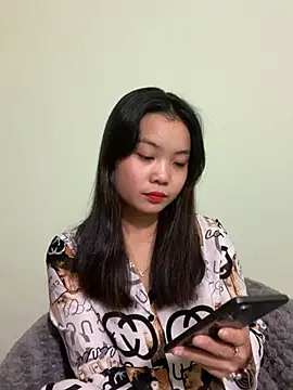 Maeve2k5 online show from December 30, 2024, 1:15 am