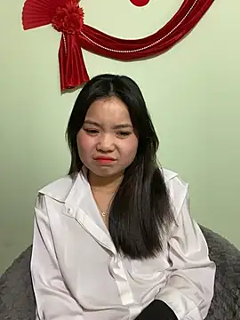 Maeve2k5 online show from January 18, 2025, 7:49 am