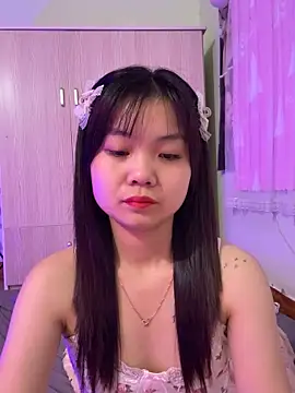 Maeve2k5 online show from September 30, 2025, 9:42 pm