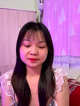 Maeve2k5 online show from October 25, 2025, 9:17 am