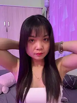 Maeve2k5 online show from November 23, 2025, 10:37 am