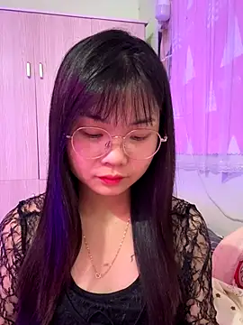 Maeve2k5 online show from December 1, 2025, 6:40 am