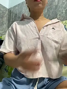 Linaannn online show from February 4, 2026, 11:42 pm