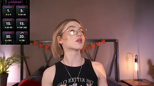 LindaThacker online show from March 12, 2025, 8:08 am