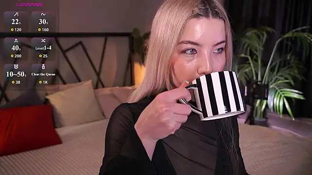 LindaThacker online show from March 28, 2026, 4:34 am