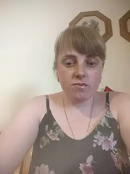 Snapshot of CoddessCrystal chatting on June 19, 2026, 1:48 pm CoddessCrystal online show from June 19, 2026, 1:48 pm
