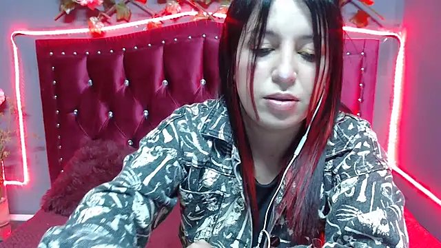 Melani cute02 online show from February 8, 2025, 8:53 pm