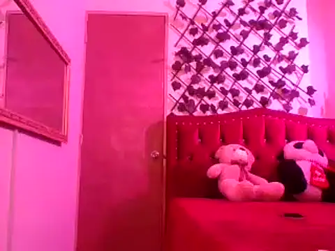 Snapshot of Melani_cute02 chatting on April 11, 2026, 2:43 pm Melani cute02 online show from April 11, 2026, 2:43 pm