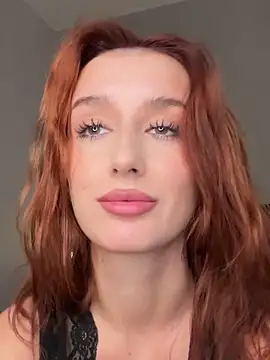 OmeliaDior online show from September 18, 2025, 5:04 pm