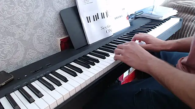 Snapshot of MrStraightDik chatting on October 22, 2025, 12:27 pm MrStraightDik online show from October 22, 2025, 12:27 pm