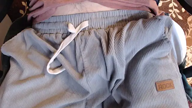 Snapshot of MrStraightDik chatting on November 27, 2025, 2:08 pm MrStraightDik online show from November 27, 2025, 2:08 pm