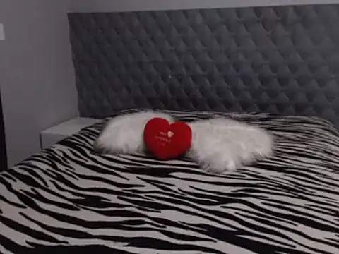 Sarahmonesexy online show from March 10, 2025, 9:40 pm