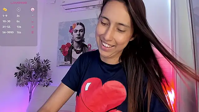 Snapshot of aleja_rythm chatting on January 21, 2025, 7:28 pm aleja rythm online show from January 21, 2025, 7:28 pm