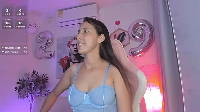 Snapshot of aleja_rythm chatting on February 20, 2025, 11:21 pm aleja rythm online show from February 20, 2025, 11:21 pm