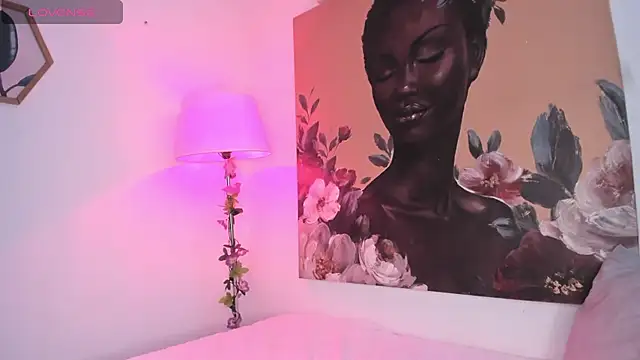 Snapshot of aleja_rythm chatting on December 18, 2025, 7:42 pm aleja rythm online show from December 18, 2025, 7:42 pm