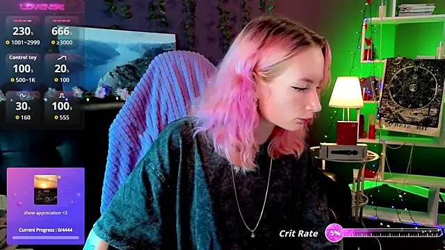  HelenCarter online show from November 15, 2025, 8:38 pm