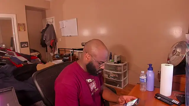 MrChuckDailyXXX online show from January 8, 2025, 5:16 am